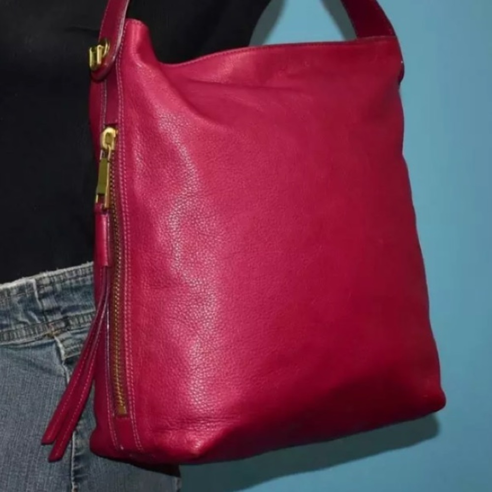 ISO DO NOT BUY Maya Hobo in magenta